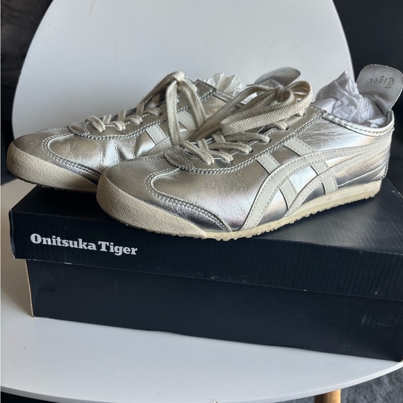 Onitsuka Tiger by Asics Shoes - Onitsuka Tiger Mexico 66 by Asics Silver and Off White Sneakers NEW with Box